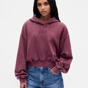 GAP Women's Cropped Hoodie in Wine